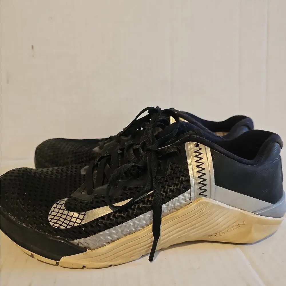 Size 7.5 - Nike Metcon 6 Black Metallic Silver Women's Pre-owned Training Shoes